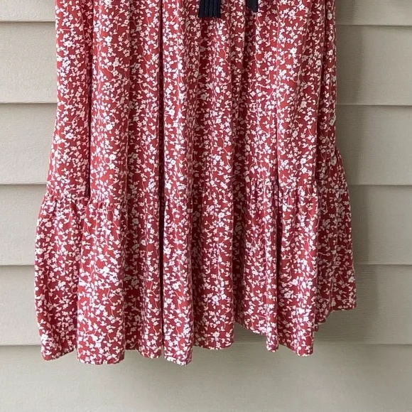 VGUC Old Navy Sz-L(M) Red & White Floral Layers, Ruffled Sleeves, Gathered Chest - Picture 13 of 16